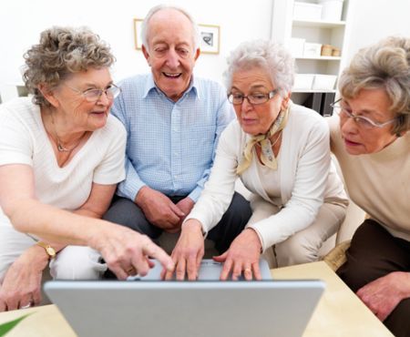 Anziani su Internet