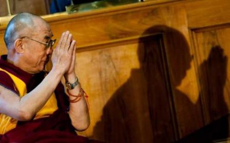 Dalai lama e la sua ombra