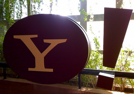 yahoo logo o