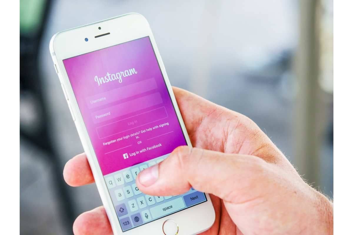 Instagram ecco il trucco per guardare le storie senza farsi scoprire