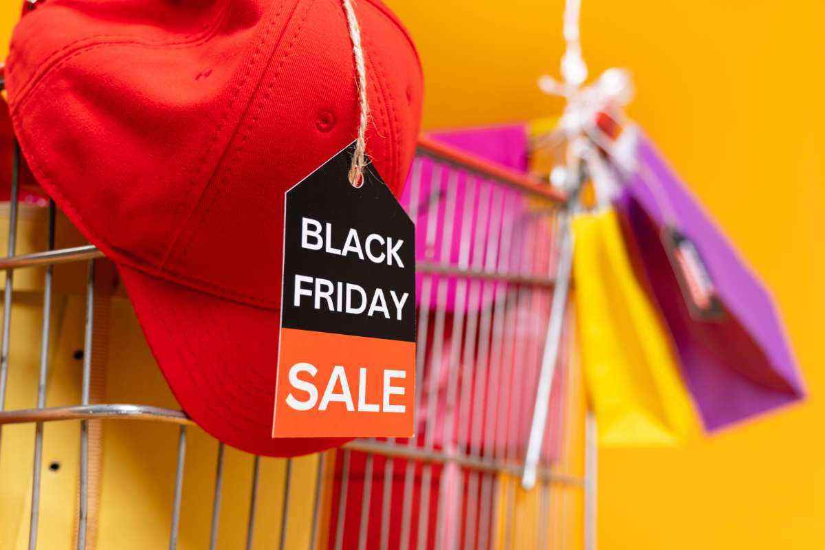 Black Friday si sta avvicinando e lo puoi seguire tramite whatsapp