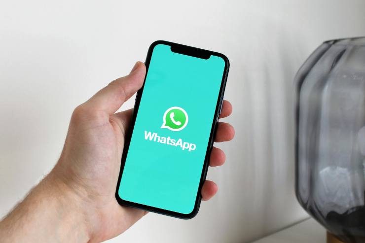 WhatsApp versione fasulla contiene virus