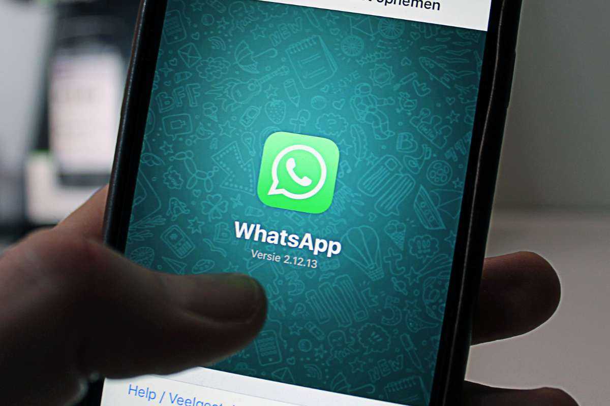 in arrivo novità preoccupanti per WhatsApp