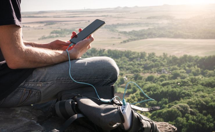 giocare o vedere i video mentre il telefono è in carica riduce la durata della batteria